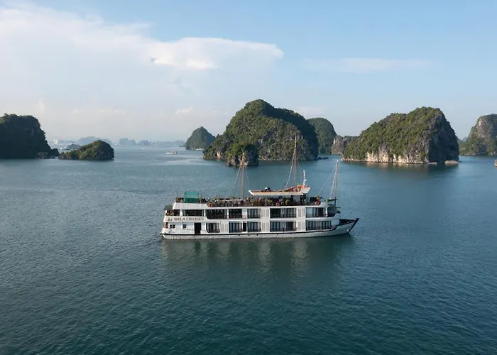 Premium Cruises Group Botel