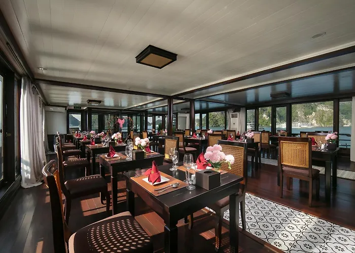 Premium Cruises Group Botel Hạ Long