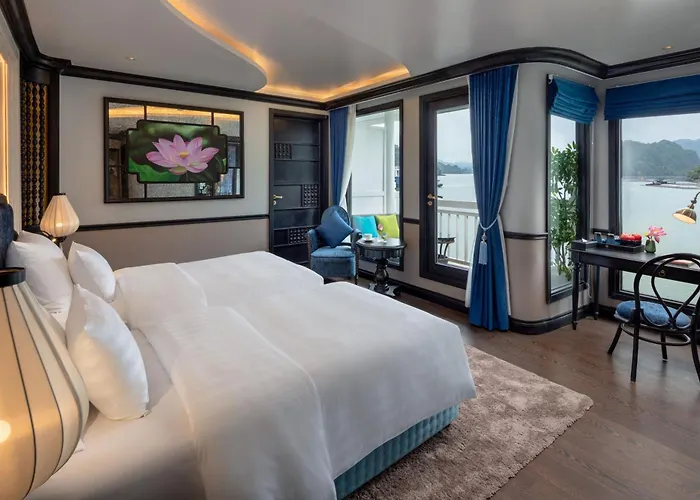 Premium Cruises Group Botel